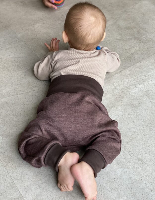 mitwachsende BAbyhose aus 100% Merino-Wolljersey