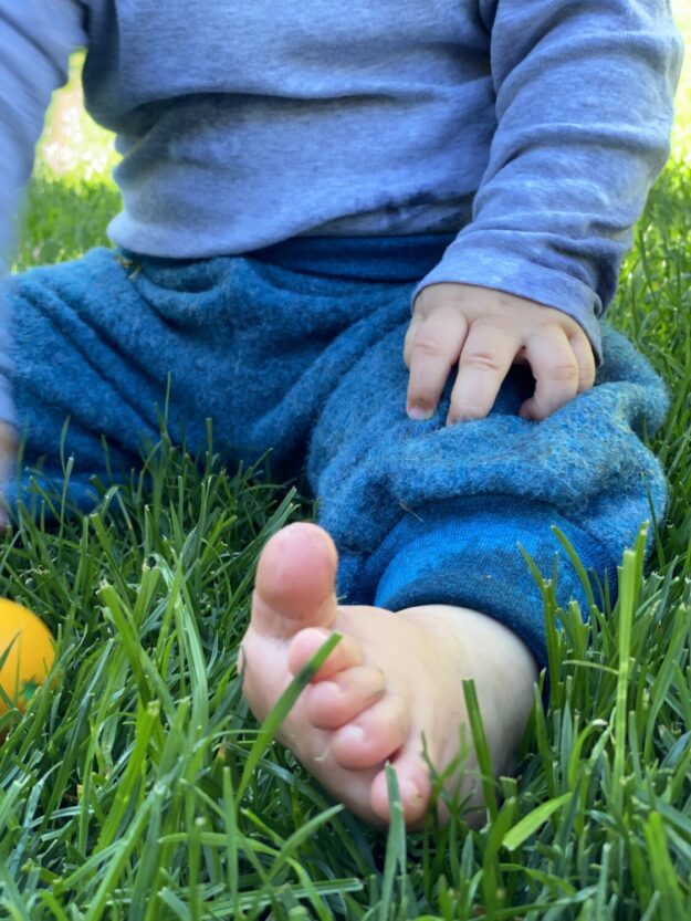 Mitwachshose_Merino Wollfleece_Petrol_Blau_Uni_03 Mitwachsende Pumphose für Babys und Kleinkinder aus Merino-Wollfleece