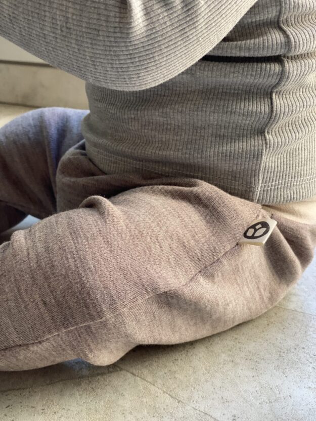 mitwachsende BAbyhose aus 100% Merino-Wolljersey