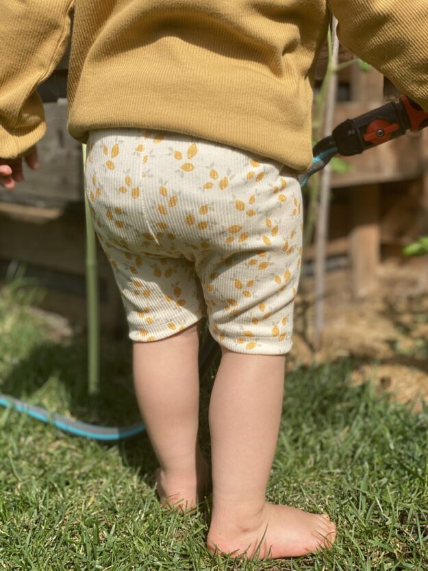 Radler-Hose_Rippjersey_Zitrone_Creme_Essen_Pflanzen_06