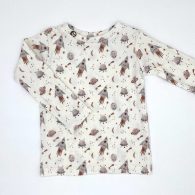 Longshirt_Rippjersey_Rakete_Weiss_Weltall_Spielzeug_01