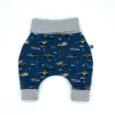 Mitwachshose_Jersey_Bauarbeiten_Blau_Fahrzeuge_02
