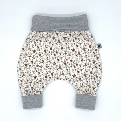 Mitwachshose_Jersey_Blüten-Zart_Weiss_Pflanzen_Blumen_02