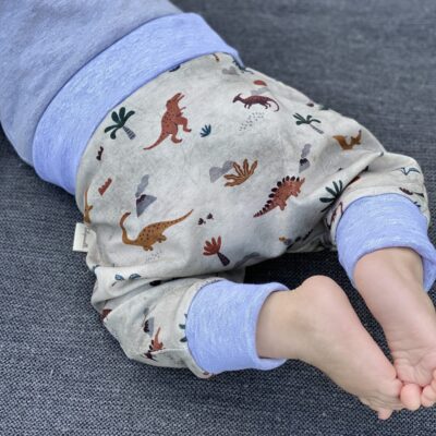 Mitwachshose_Jersey_Dinozeit_Grau_Tiere_03