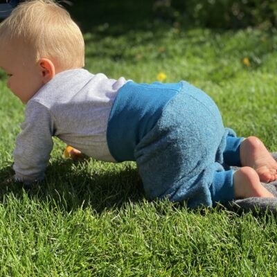 Mitwachsende Pumphose für Babys und Kleinkinder aus Merino-Wollfleece