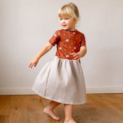 Handgefertigte Baby Kleider für Mädchen